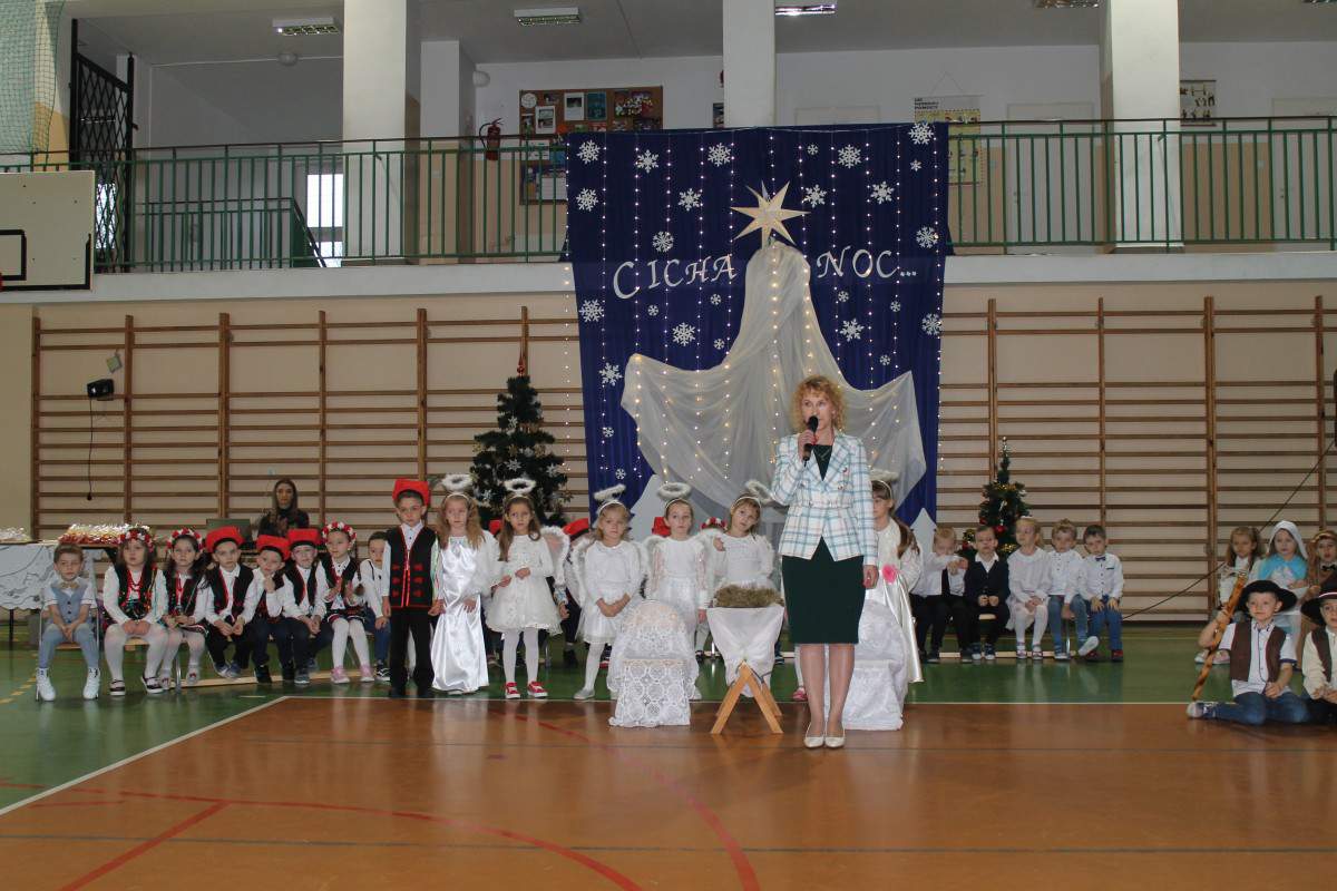 DZIEŃ BABCI I DZIADKA