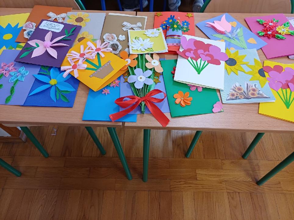 Kartki dla nauczycieli emerytów z okazji Dnia Nauczyciela