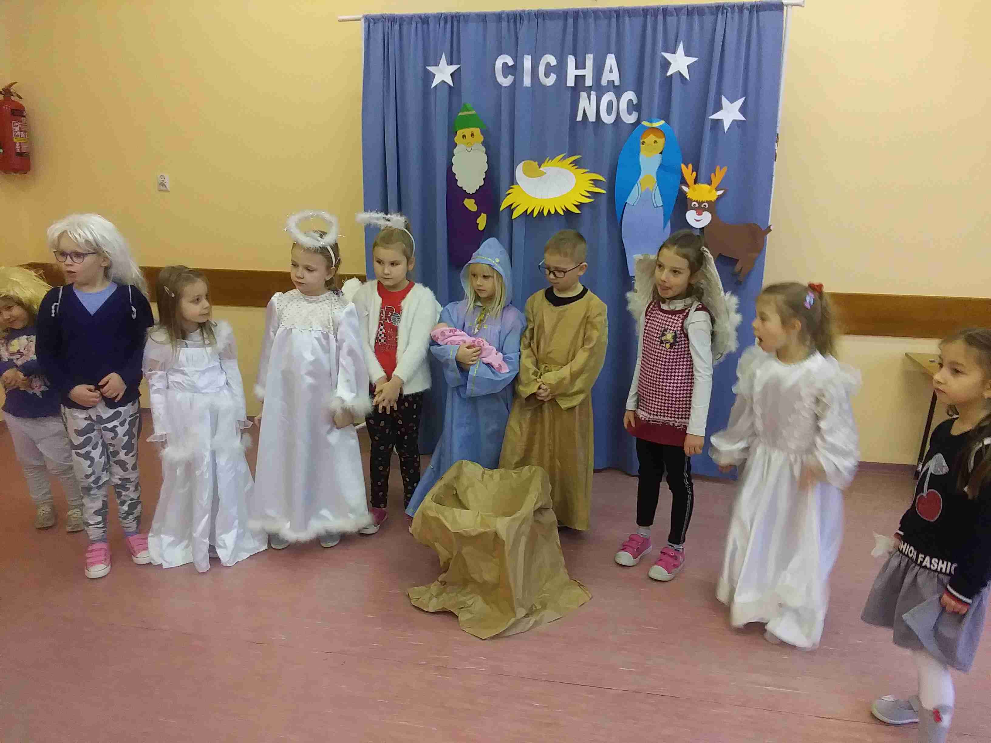 BOŻE NARODZENIE - INSCENIZACJA 5,6 LATKÓW