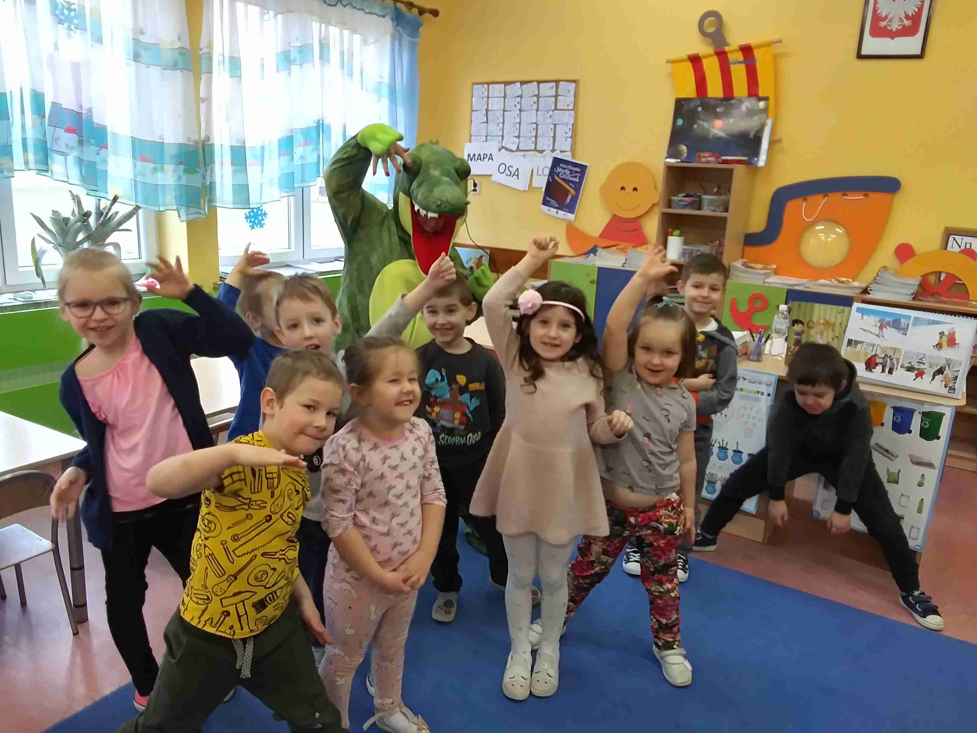 FERIE W PRZEDSZKOLU - DZIEŃ DINOZAURA (5,6 LATKI)