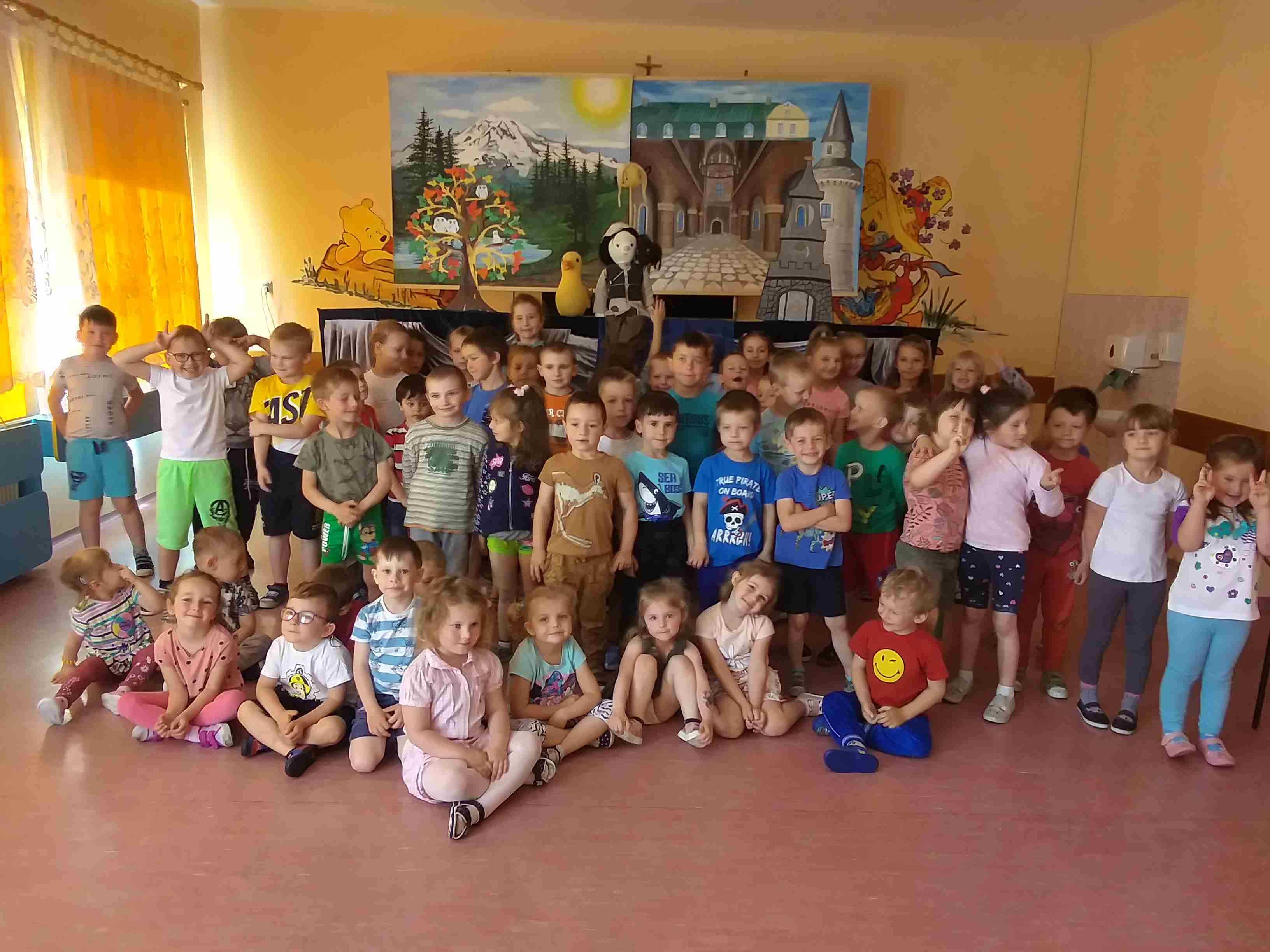 TEATRZYK W PRZEDSZKOLU - "PRZYGODY SZEWCZYKA DRATEWKI"