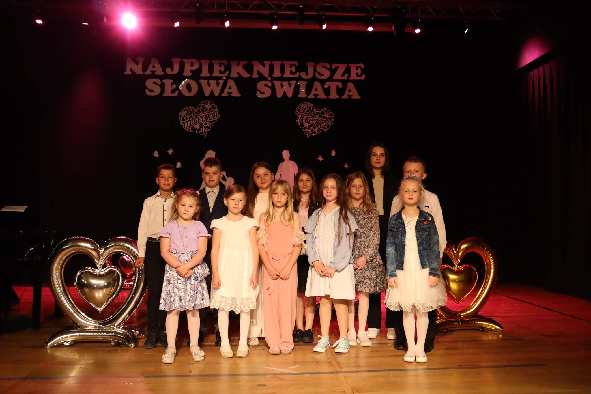 Gminny Festiwal Piosenki „Uśmiechnij się Mamo, uśmiechnij się Tato”.