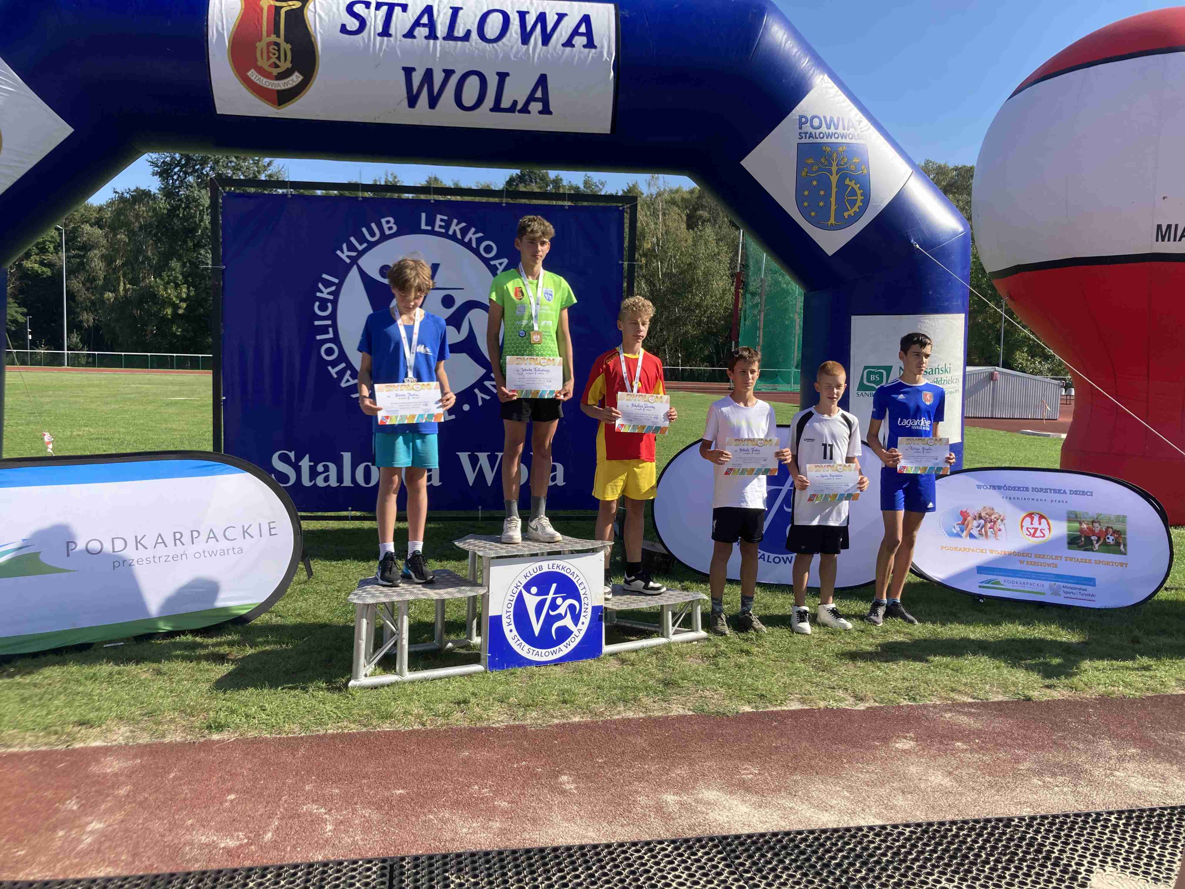 Wojewódzkie zawody lekkoatletyczne.