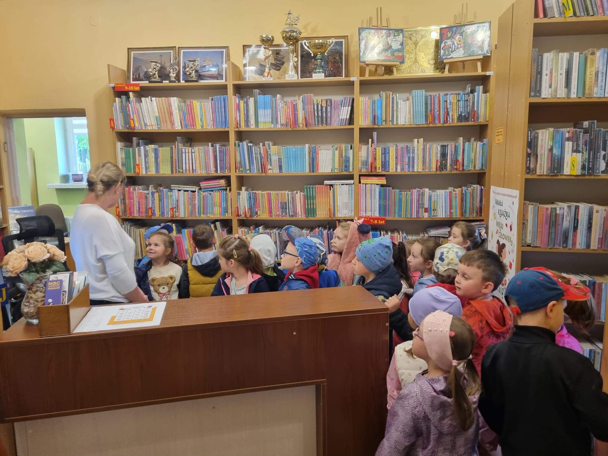 WYCIECZKA DO BIBLIOTEKI