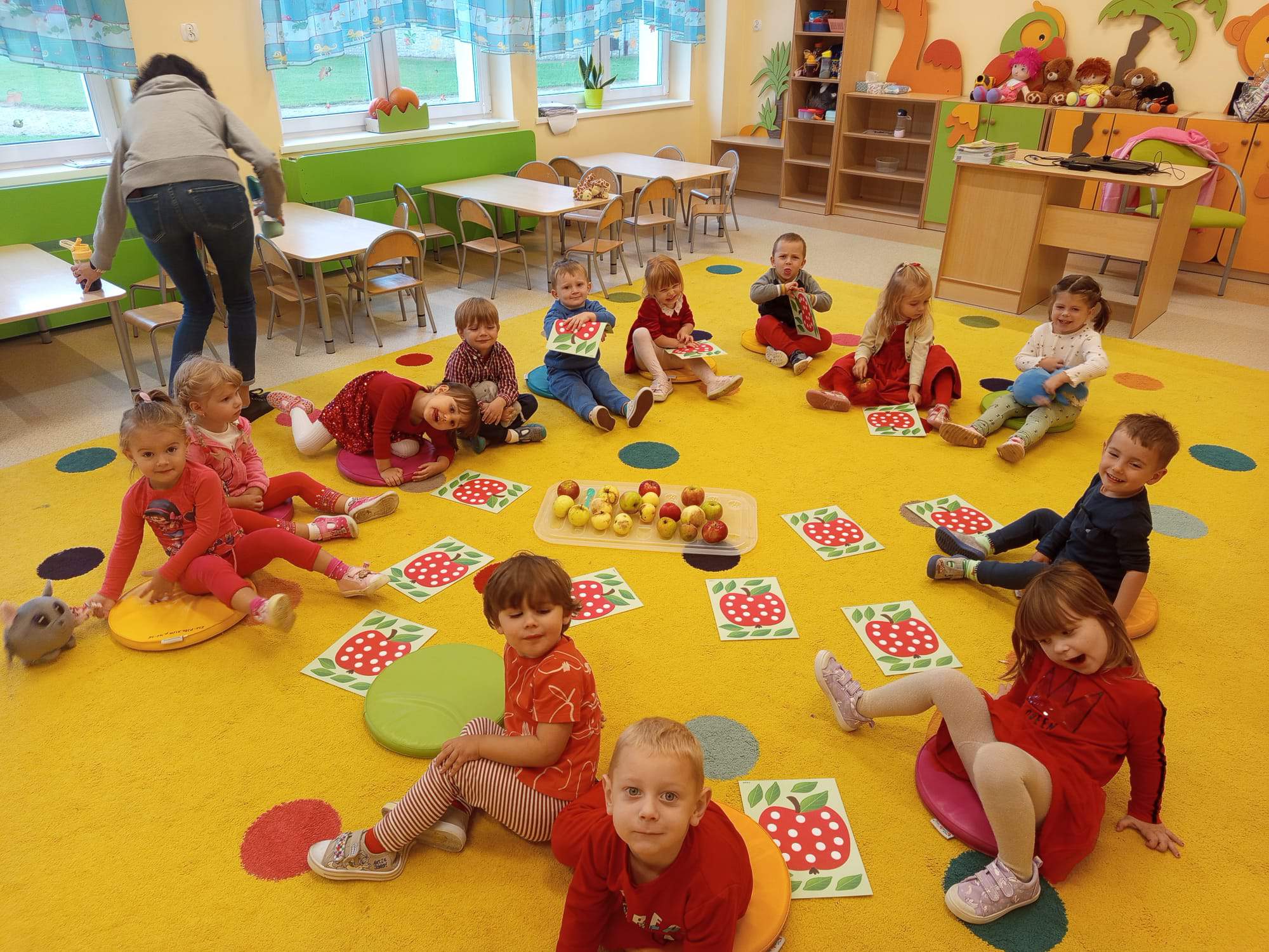 DZIEŃ JABŁKA