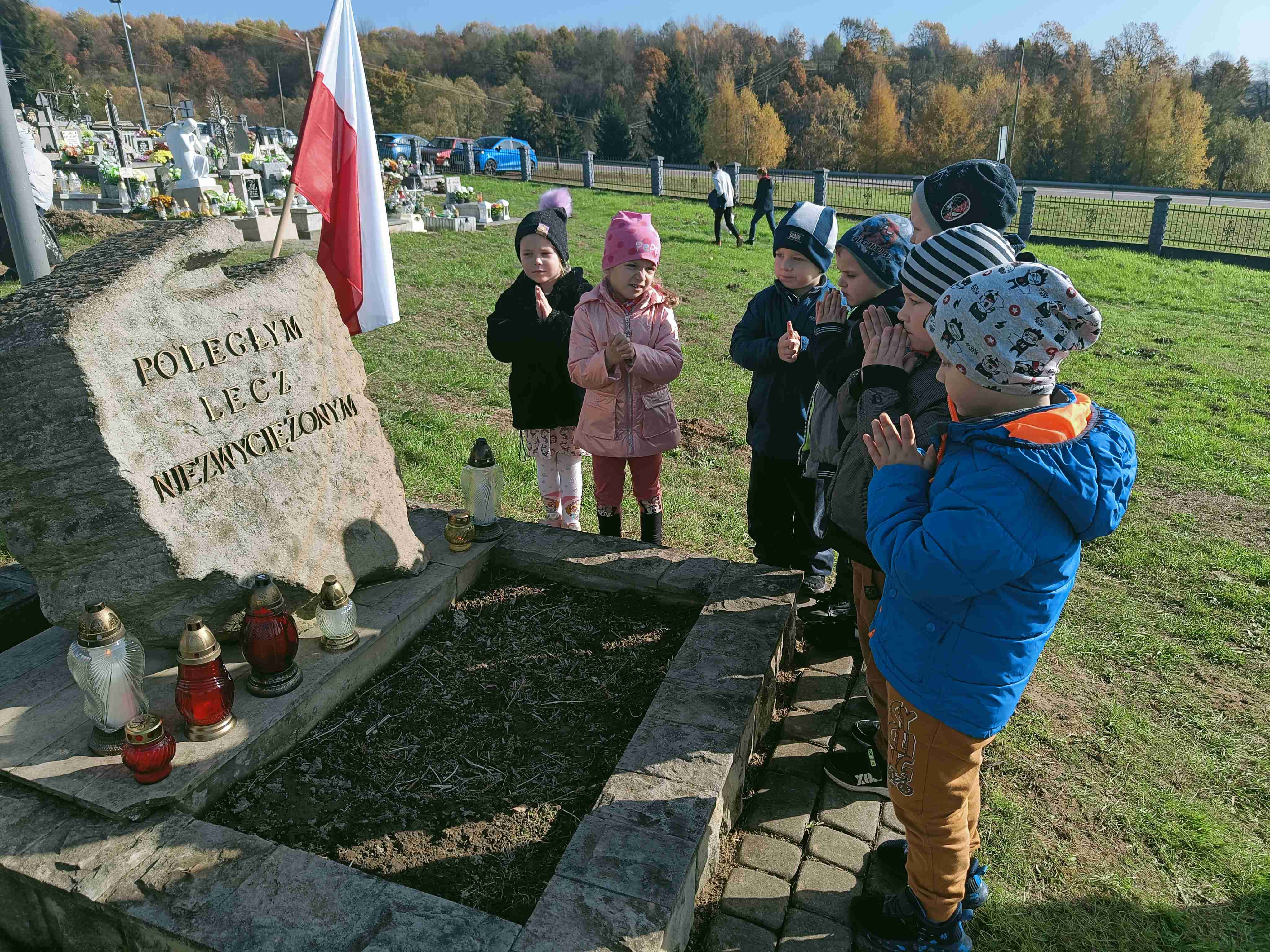SZKOŁA PAMIĘTA