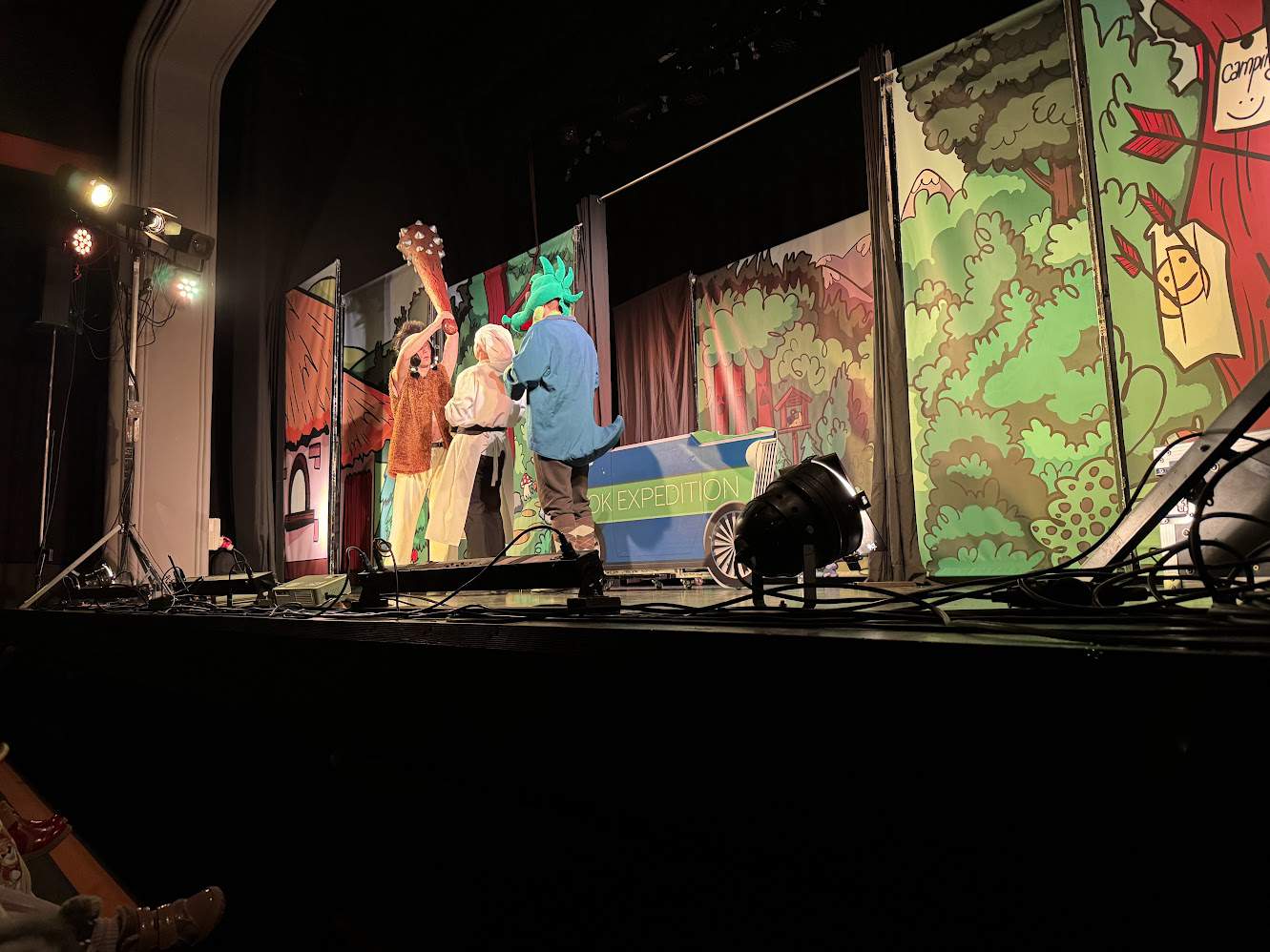 WYCIECZKA NA SPEKTAKL