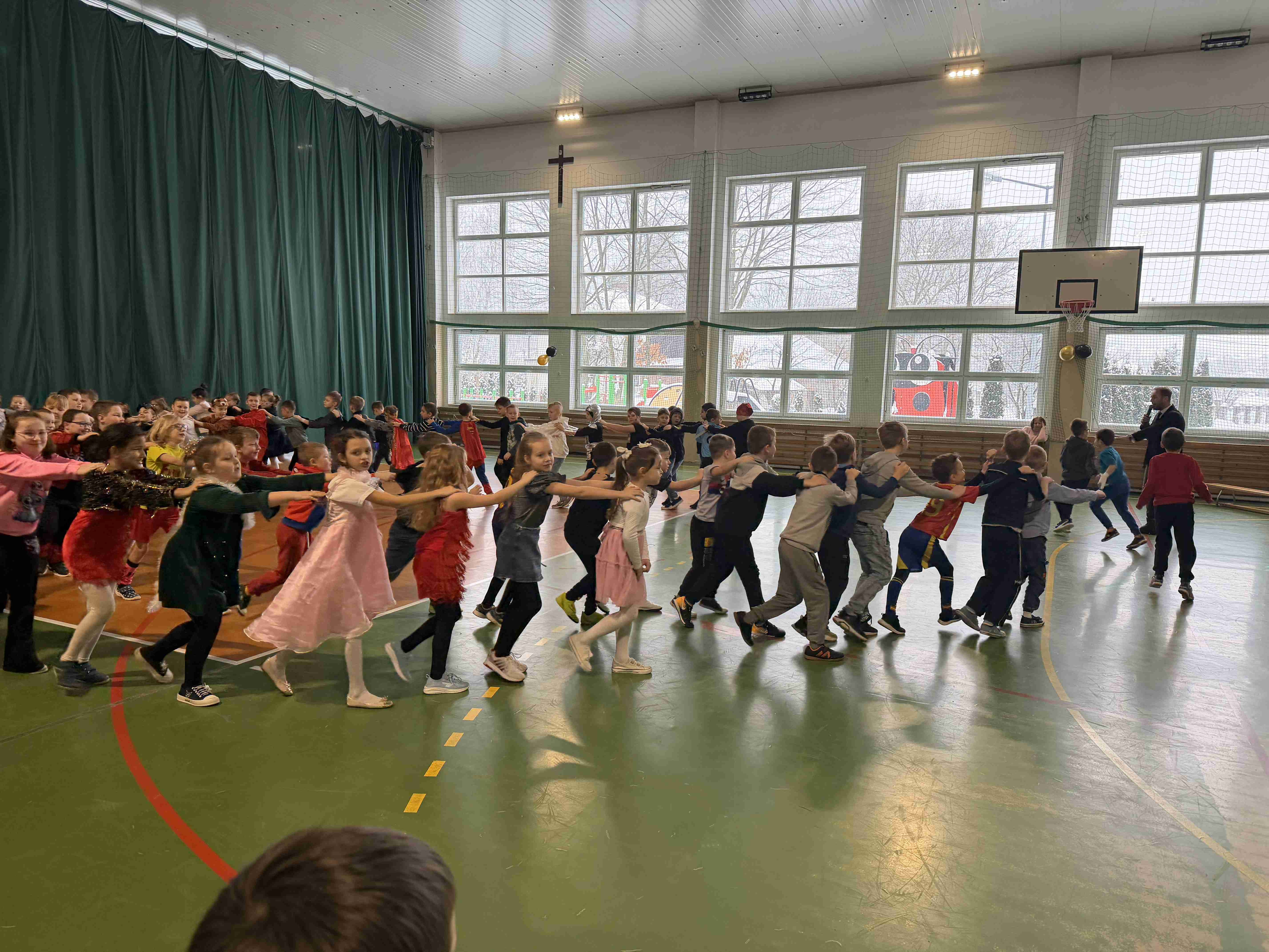 Zabawa karnawałowa.