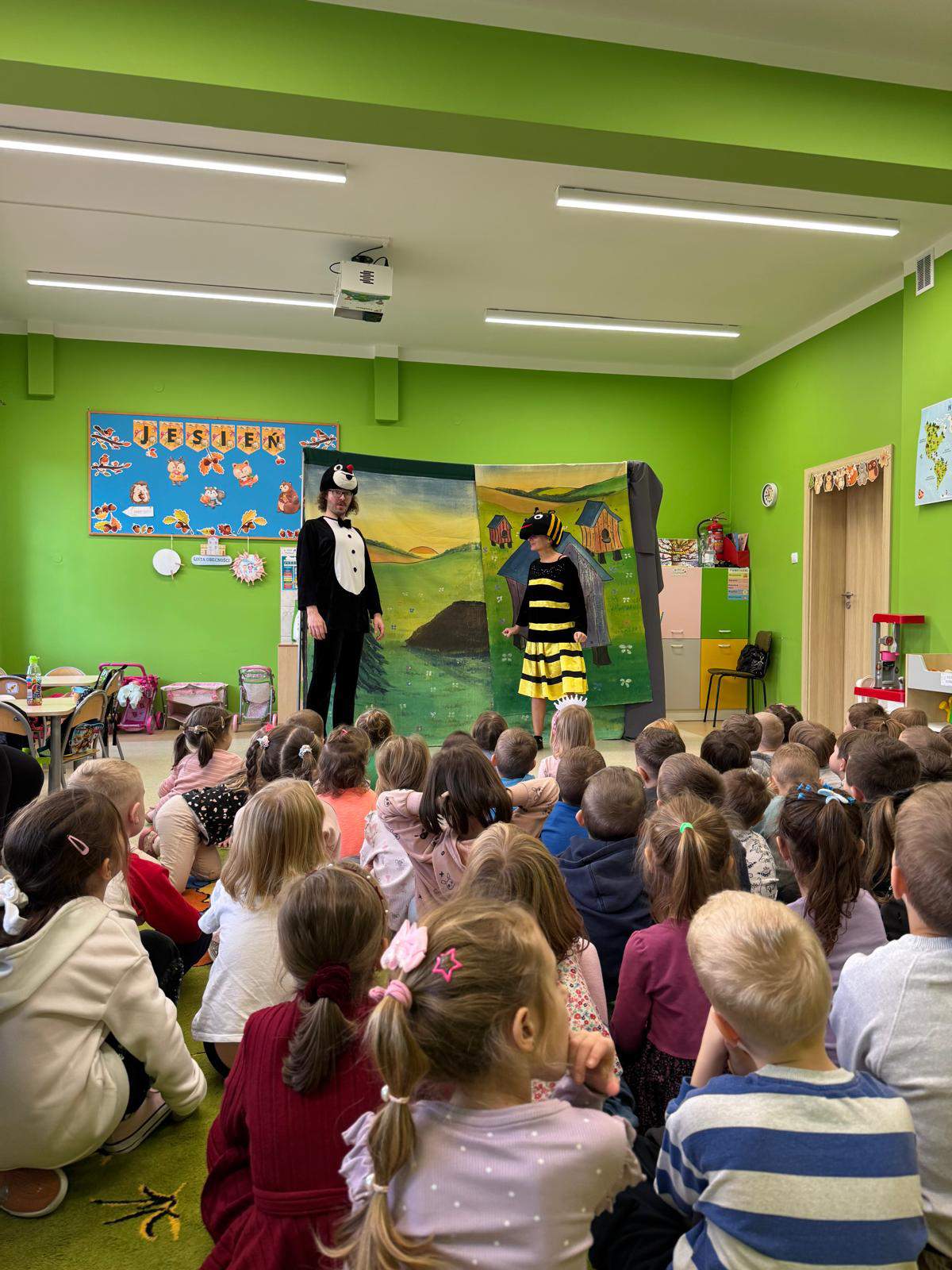 TEATRZYK PT. "PRZYGODY KRECIKA"