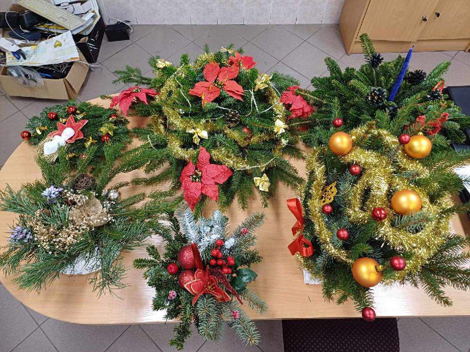 Wolontariusze w akcji świątecznej.