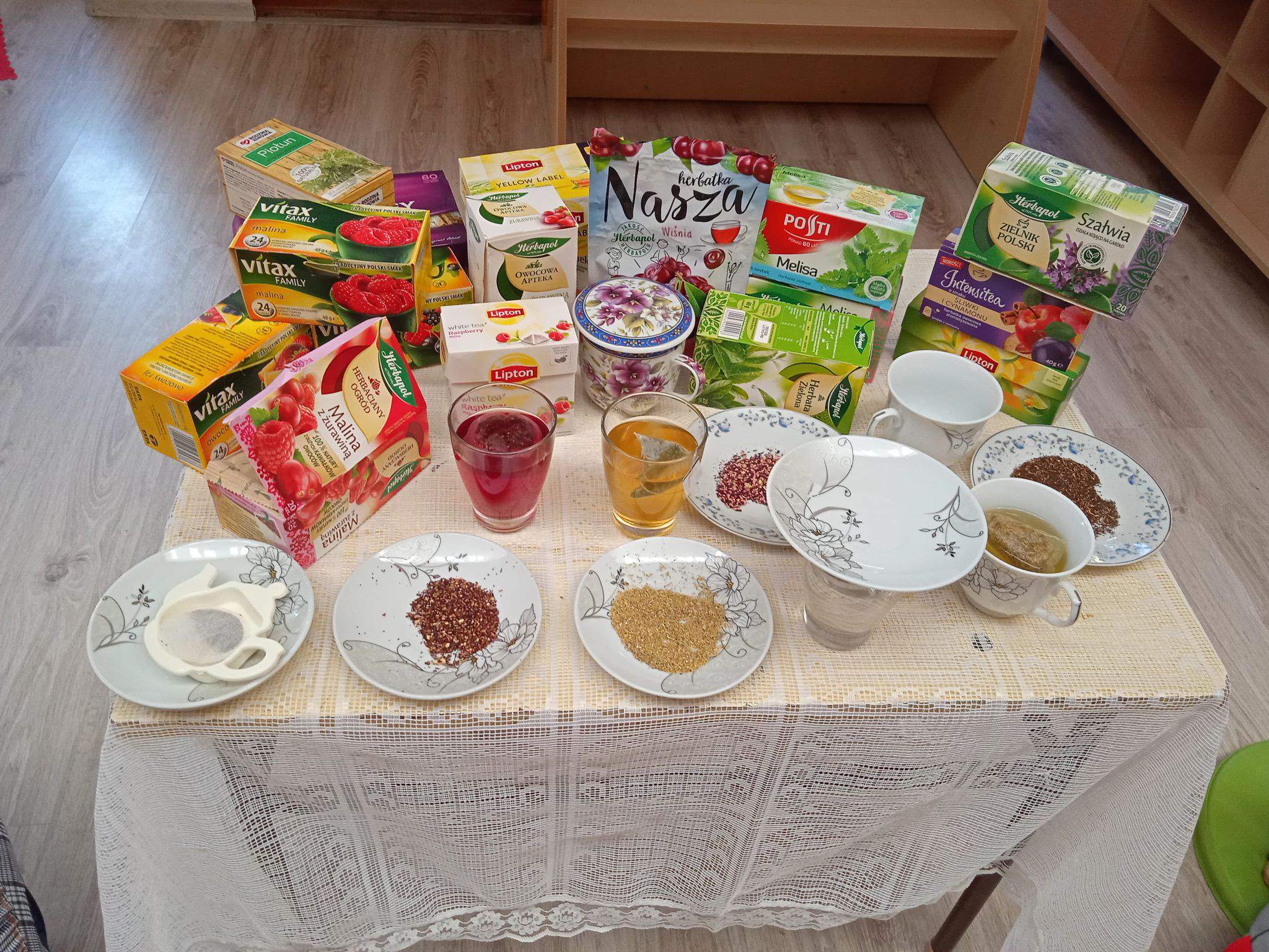 DZIEŃ HERBATY - 3, 4 LATKI