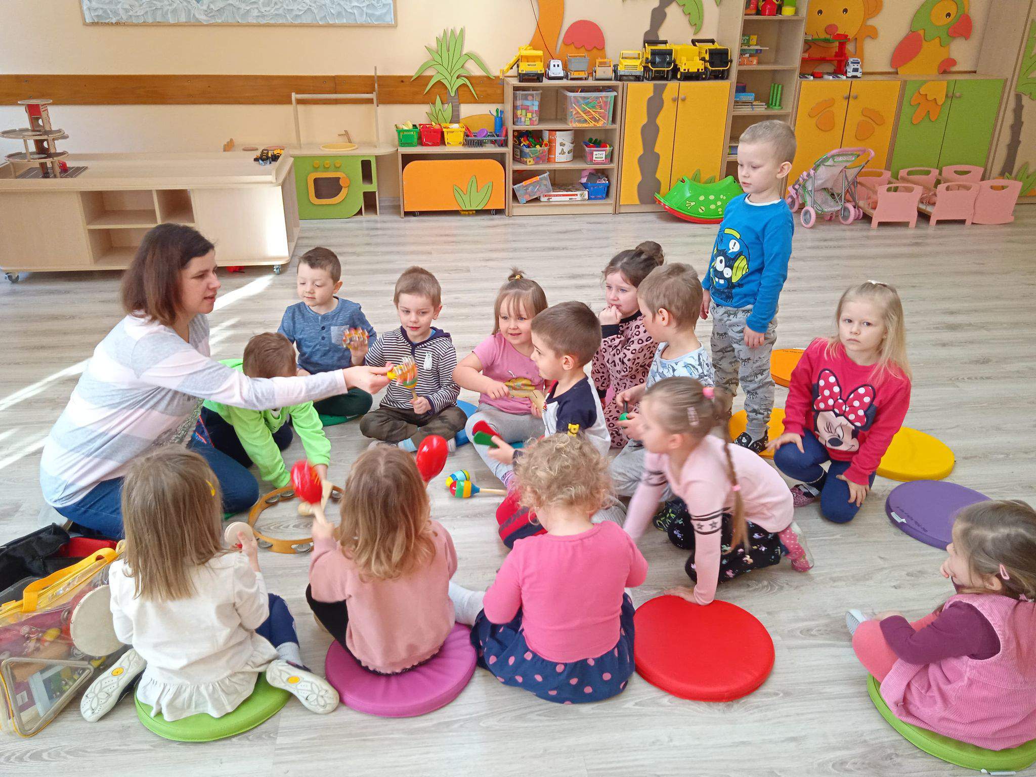 "MUZYKA JEST WSZĘDZIE" - 3,4 LATKI