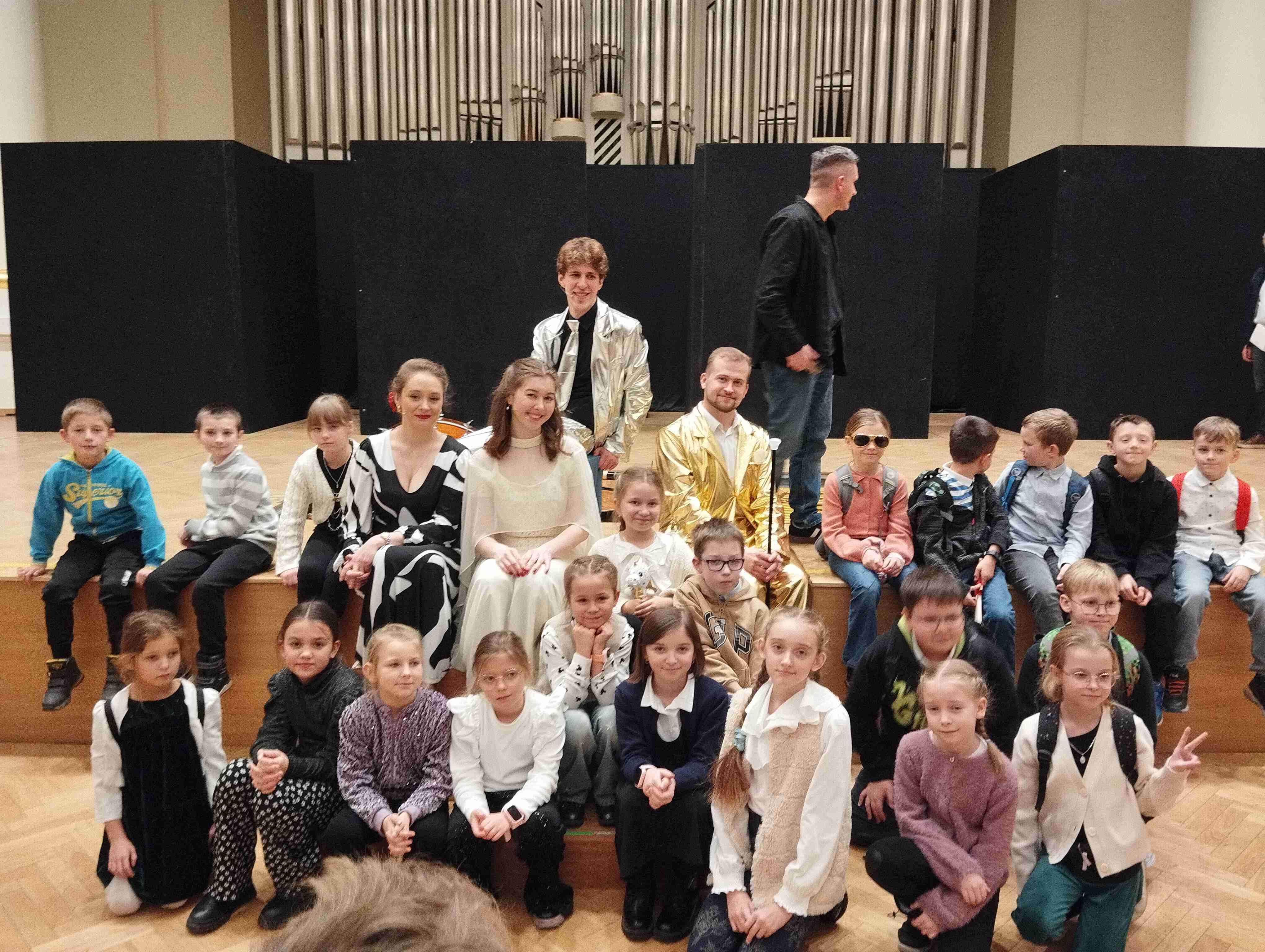 Projekt "Wyjście z klasą".