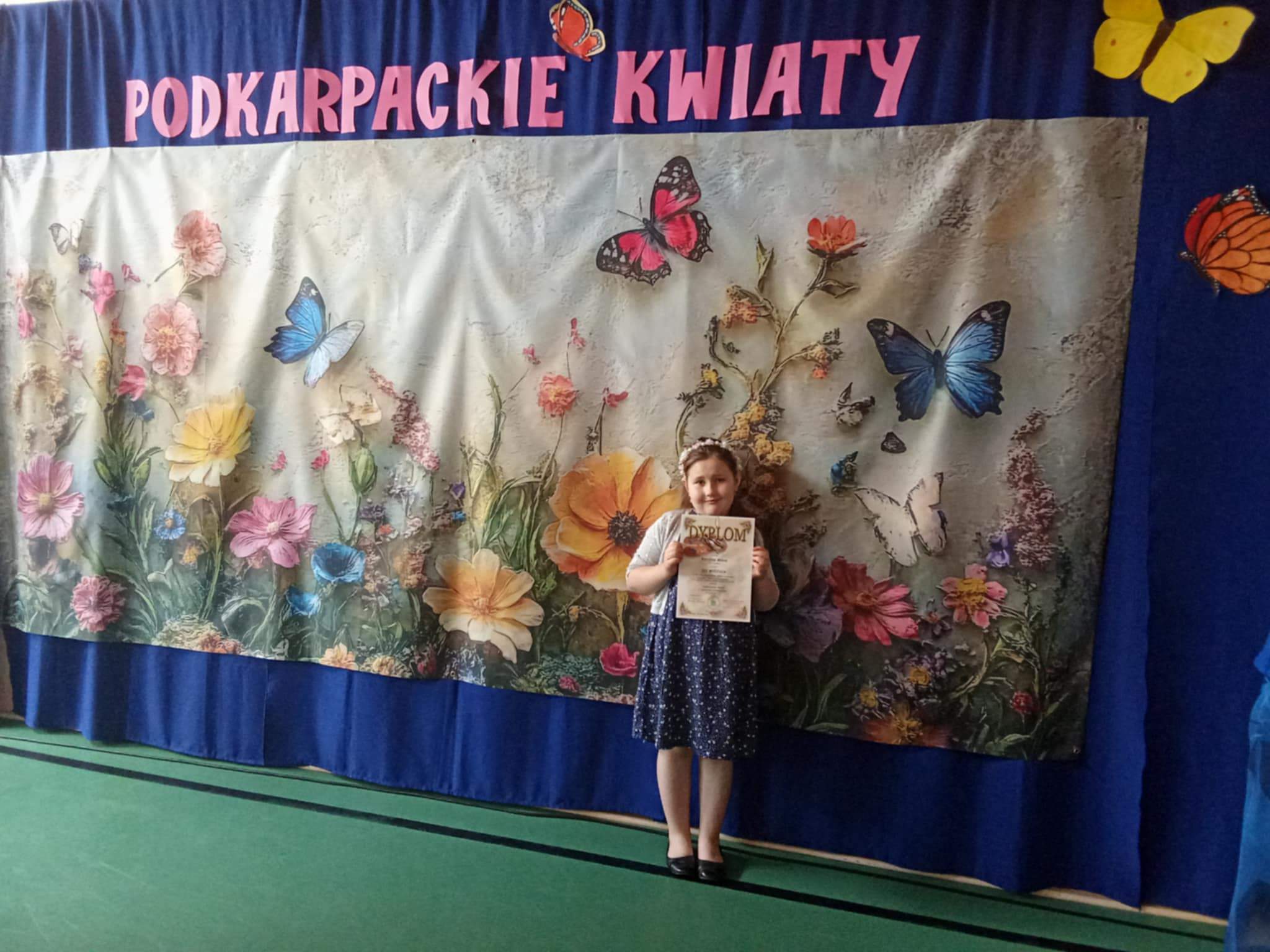 Sukcesy naszych uczennic w wojewódzkim konkursie plastycznym!